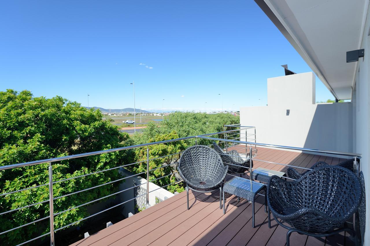 Hotel Grand Blue D à Le Cap Extérieur photo